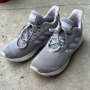 Adidas Grey and purple tennis shoes women’s size 5